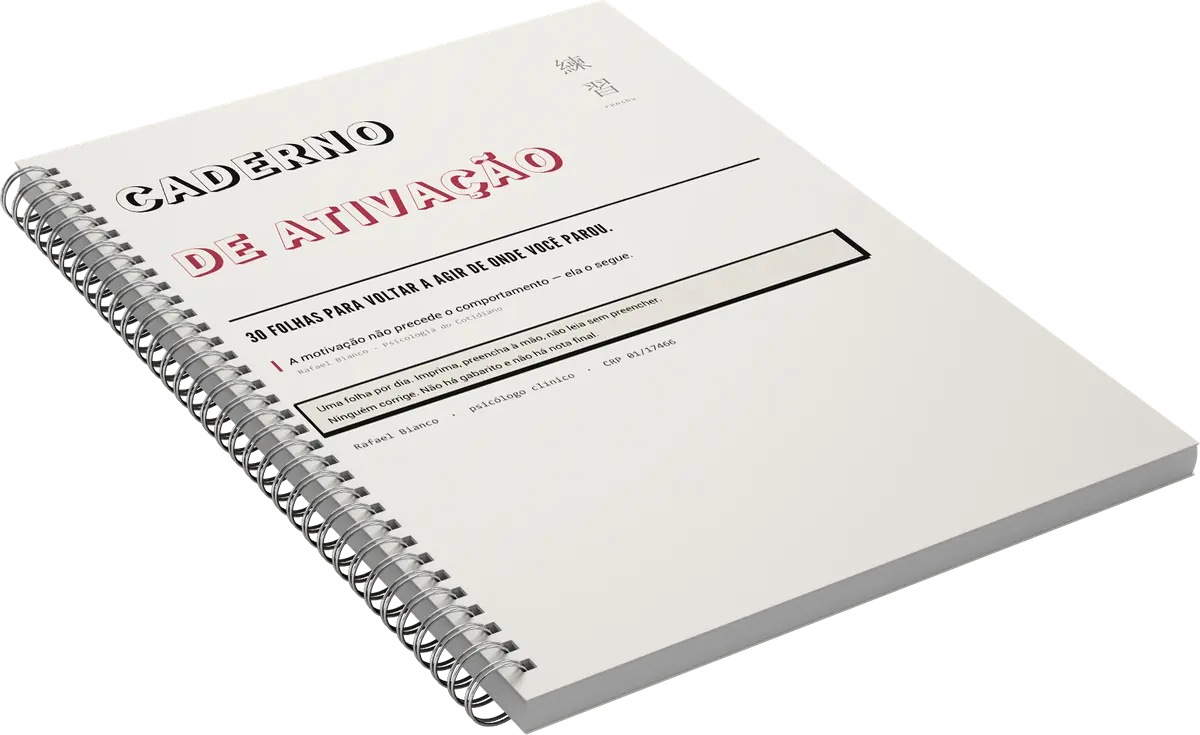 O Caderno de Ativação impresso e encadernado, fechado
